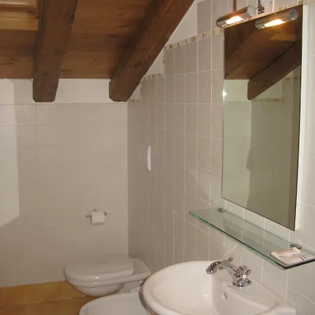 La Casa Vecchia مزرعة للإقامة فالدوبياديني